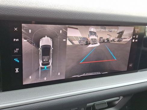 Used 2024 Porsche Cayenne Coupe image 19