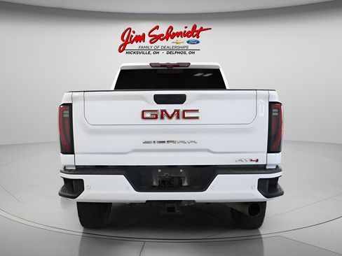 Used 2024 GMC Sierra 2500 AT4 w/ AT4 Premium Plus Package AWD/4WD image 4
