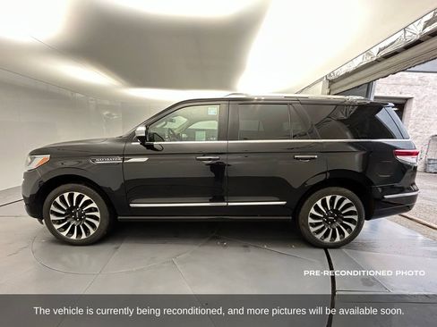 Used 2023 Lincoln Navigator Black Label image 2