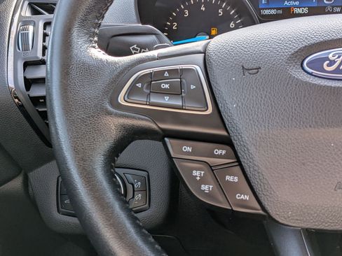 Used 2017 Ford Escape Titanium image 17