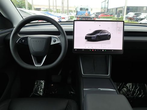Used 2026 Tesla Model Y Long Range RWD image 26