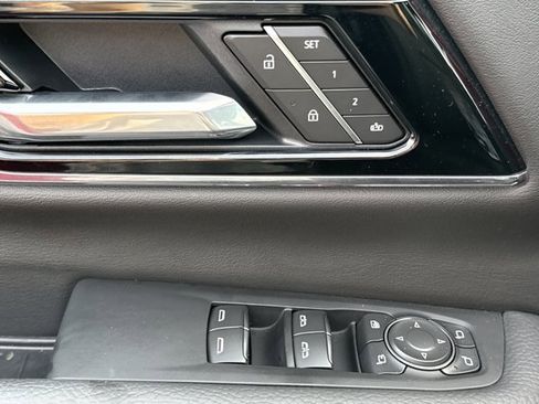 Used 2025 GMC Yukon Denali w/ LPO, Floor Liner Package image 19