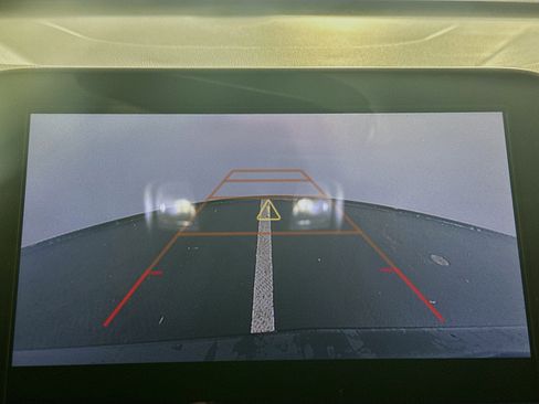 Used 2021 Chevrolet Equinox LT image 23