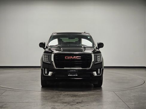Used 2024 GMC Yukon XL SLE image 3