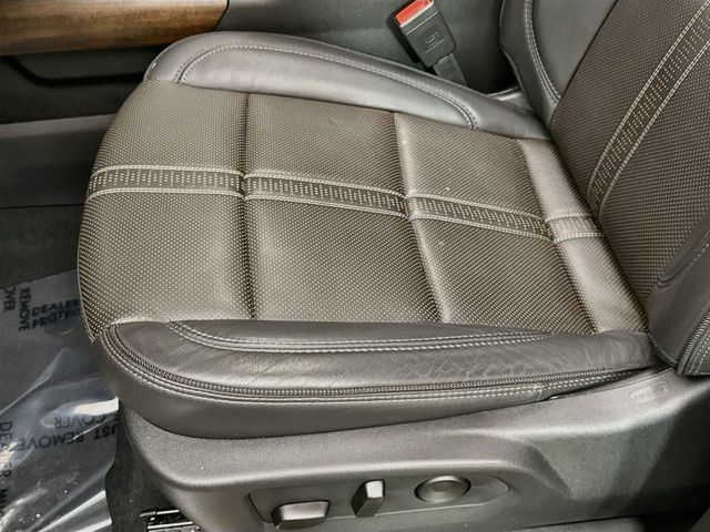 Used 2025 Chevrolet Silverado 1500 High Country AWD/4WD image 21