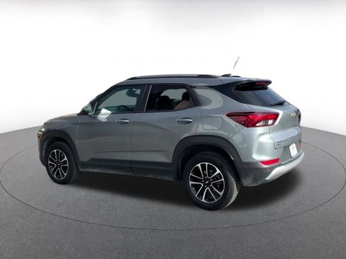 Used 2025 Chevrolet TrailBlazer LT w/ Driver Confidence Package image 10