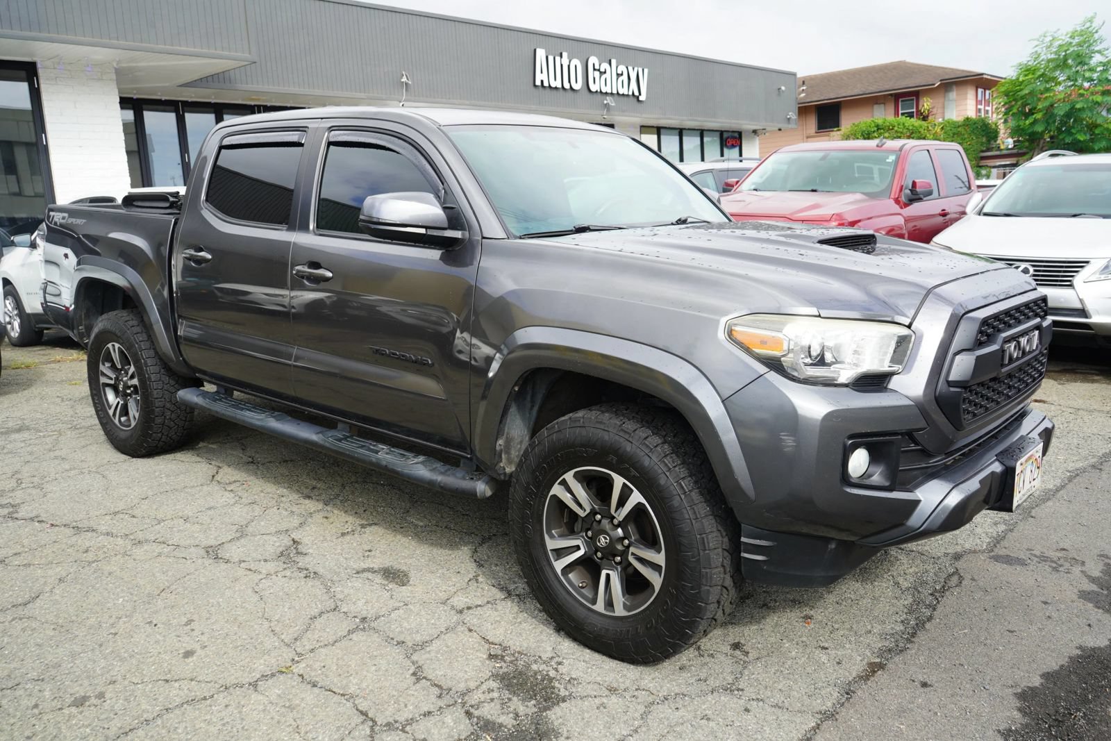 Used 2017 Toyota Tacoma TRD Sport RWD image 3
