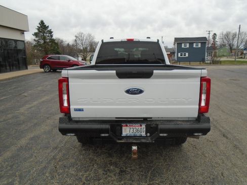 Used 2023 Ford F250 XLT w/ F-250 >10K GVWR Package image 7