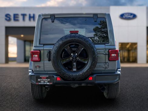 Used 2021 Jeep Wrangler Unlimited Sahara AWD/4WD image 6