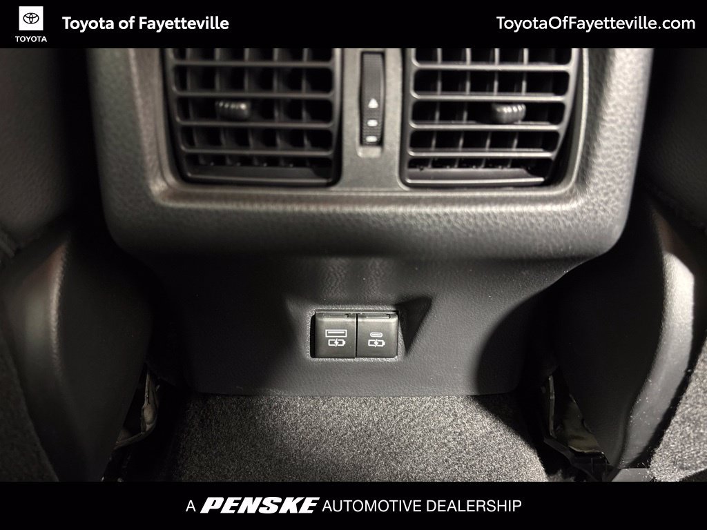Used 2025 Toyota Camry SE w/ Convenience Package FWD image 10
