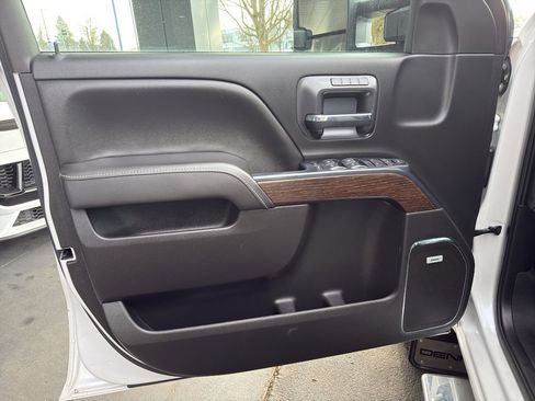 Used 2019 GMC Sierra 3500 Denali image 14