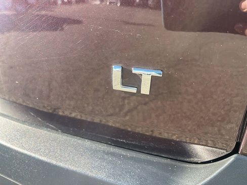 Used 2023 Chevrolet Traverse LT image 18