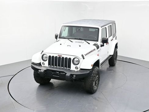 Used 2017 Jeep Wrangler Unlimited Sahara AWD/4WD image 18