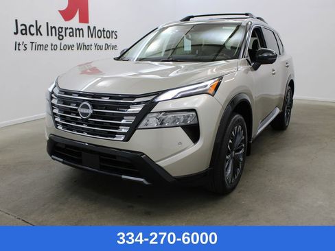 New 2026 Nissan Rogue Platinum w/ Platinum Premium Package AWD/4WD image 1