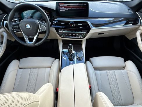 Used 2023 BMW 530i xDrive w/ Premium Package image 23