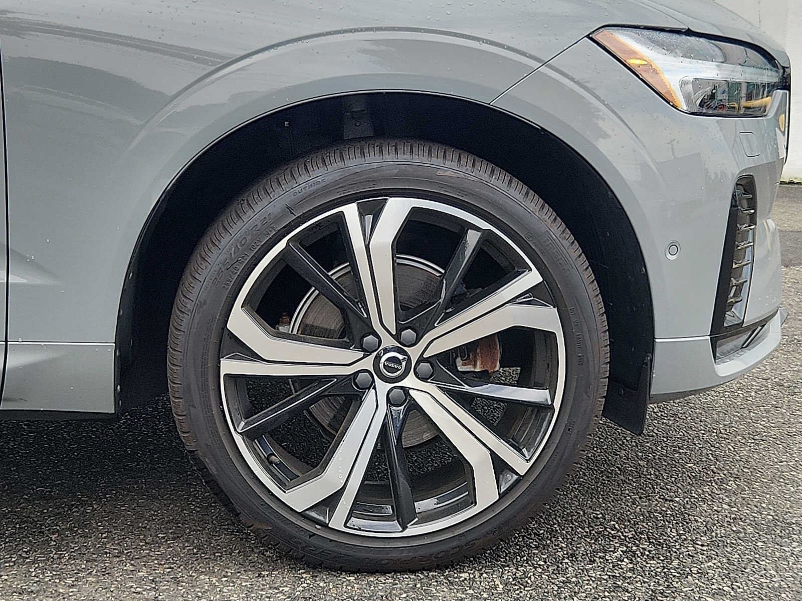 Used 2024 Volvo XC60 B5 Ultimate w/ Protection Package Premier AWD/4WD image 8