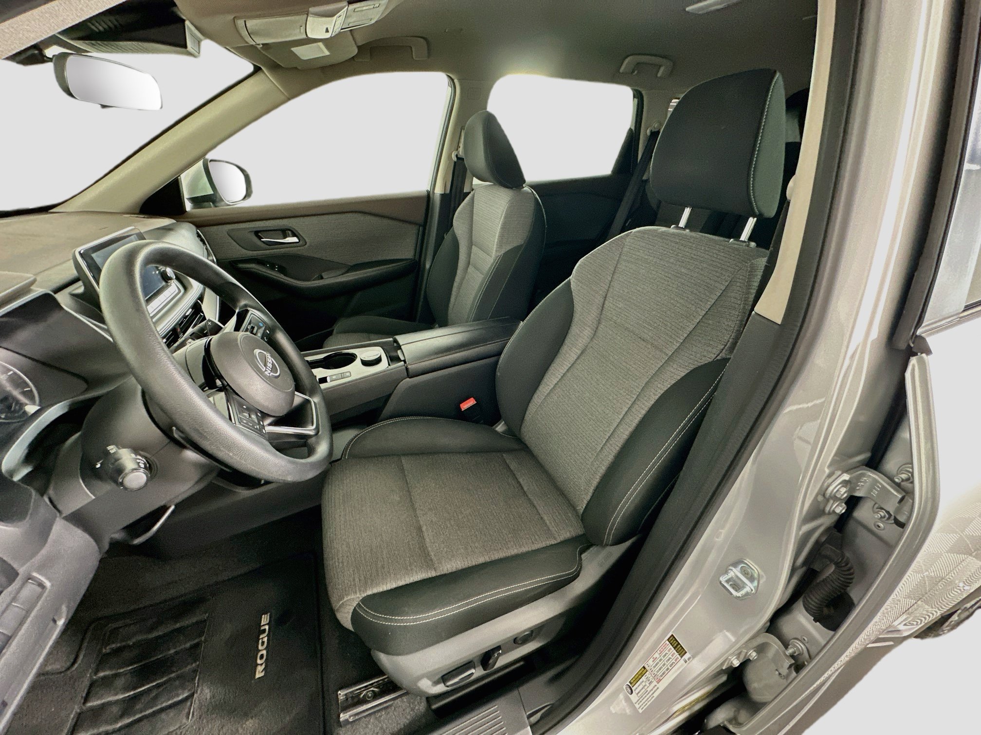 Used 2022 Nissan Rogue SV AWD/4WD image 13