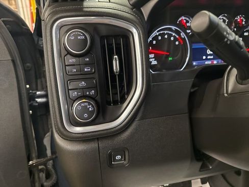 Used 2021 Chevrolet Silverado 1500 LT image 19