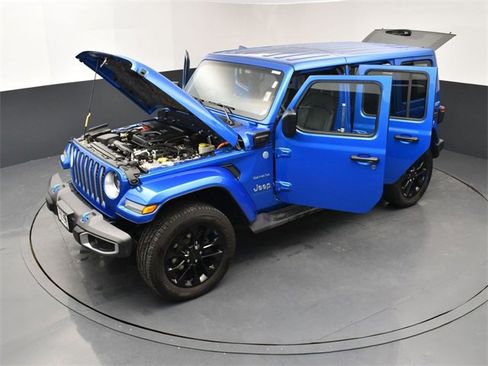 Used 2023 Jeep Wrangler Unlimited Sahara image 27