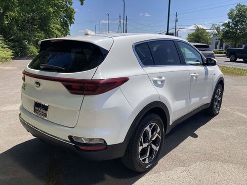 Used 2022 Kia Sportage LX image 3