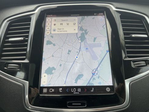 Used 2024 Volvo XC90 B5 Plus image 16