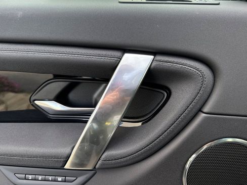 Used 2024 Land Rover Discovery Sport S image 12