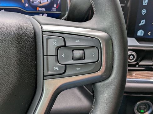 Used 2023 Chevrolet Silverado 1500 LT AWD/4WD image 17