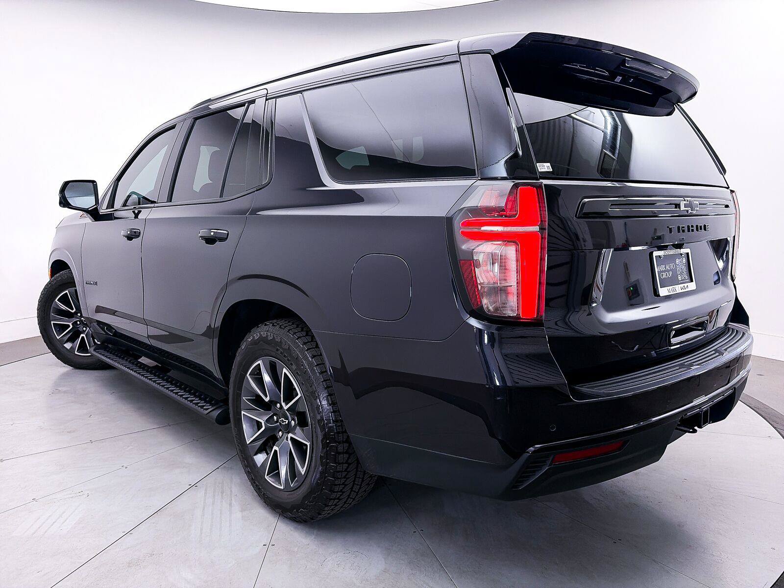 Used 2024 Chevrolet Tahoe Z71 w/ Z71 Off-Road Package AWD/4WD image 3