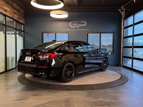 Used 2022 Honda Civic Sport image 3