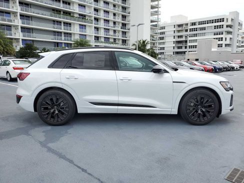 Certified 2024 Audi Q8 e-tron Prestige w/ Prestige Package AWD/4WD image 7