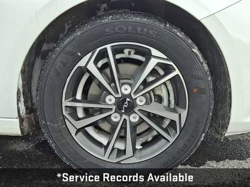 Used 2024 Kia Forte LXS image 9