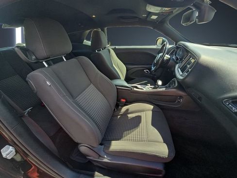 Used 2018 Dodge Challenger SXT RWD image 15
