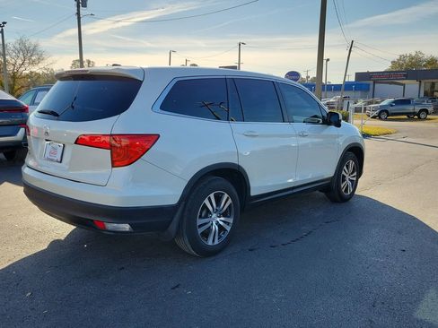 Used 2017 Honda Pilot EX image 3