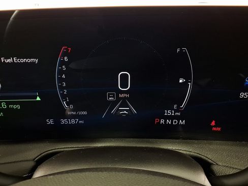 Used 2025 Cadillac XT4 Premium Luxury FWD image 17