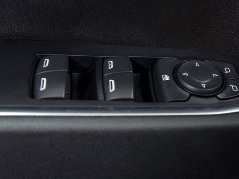 Used 2023 Chevrolet Silverado 1500 LT image 18