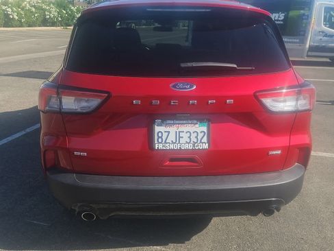 Used 2021 Ford Escape SE w/ SE Sport Appearance Package FWD image 8