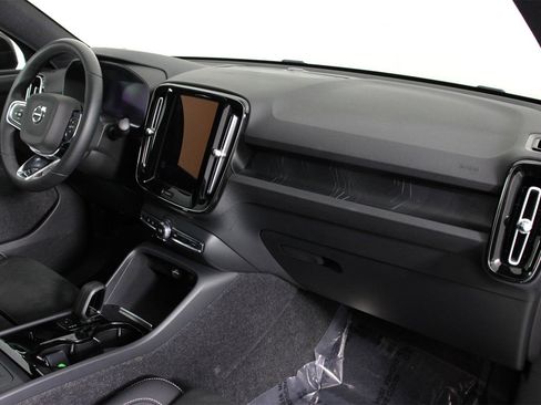 Certified 2023 Volvo C40 P8 Recharge Plus image 22