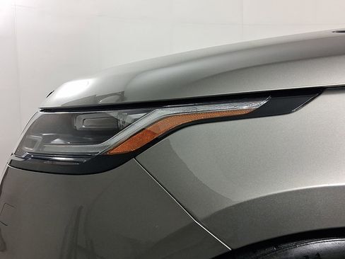 Used 2018 Land Rover Range Rover Velar R-Dynamic SE image 9