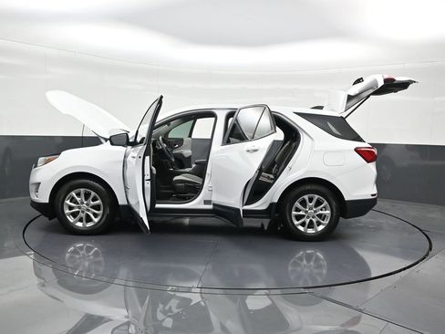 Used 2020 Chevrolet Equinox LS image 39