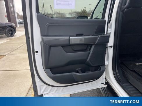 Certified 2022 Ford F150 XLT w/ Equipment Group 302A High image 17