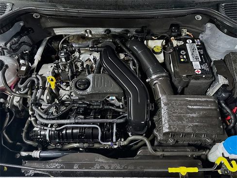 Used 2022 Volkswagen Taos SE image 9