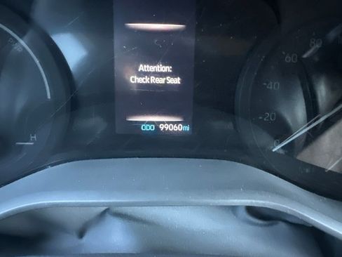 Used 2022 Toyota Sienna LE FWD image 3
