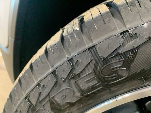 Used 2020 GMC Acadia SLT w/ Premium Package image 34