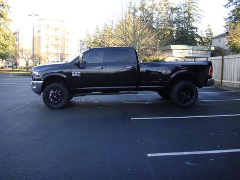 Used 2018 RAM 3500 Laramie w/ Convenience Group image 12