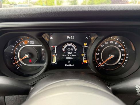 Used 2024 Jeep Wrangler Unlimited Sport AWD/4WD image 25