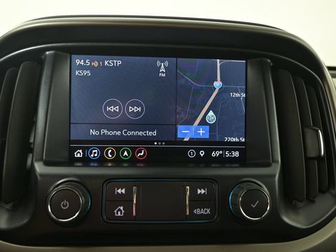 Used 2022 Chevrolet Colorado Z71 w/ Z71 Midnight Edition AWD/4WD image 26