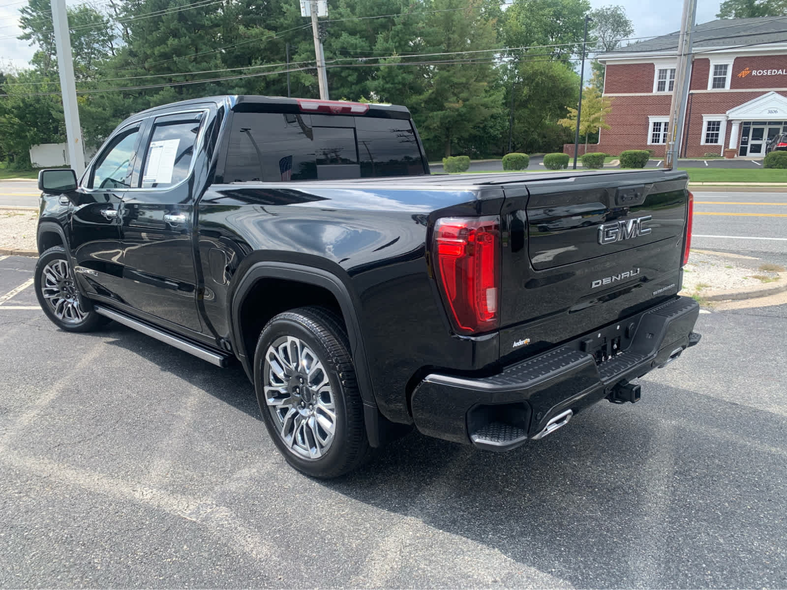 Used 2025 GMC Sierra 1500 Denali Ultimate AWD/4WD image 4
