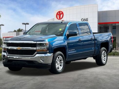 Used 2018 Chevrolet Silverado 1500 LT w/ All Star Edition image 9
