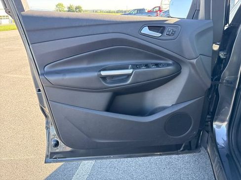 Used 2017 Ford Escape Titanium FWD image 24