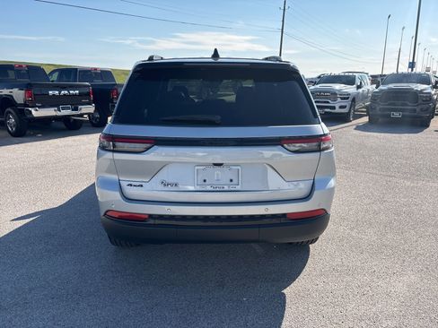 New 2025 Jeep Grand Cherokee Limited w/ Trailer Tow Package image 4